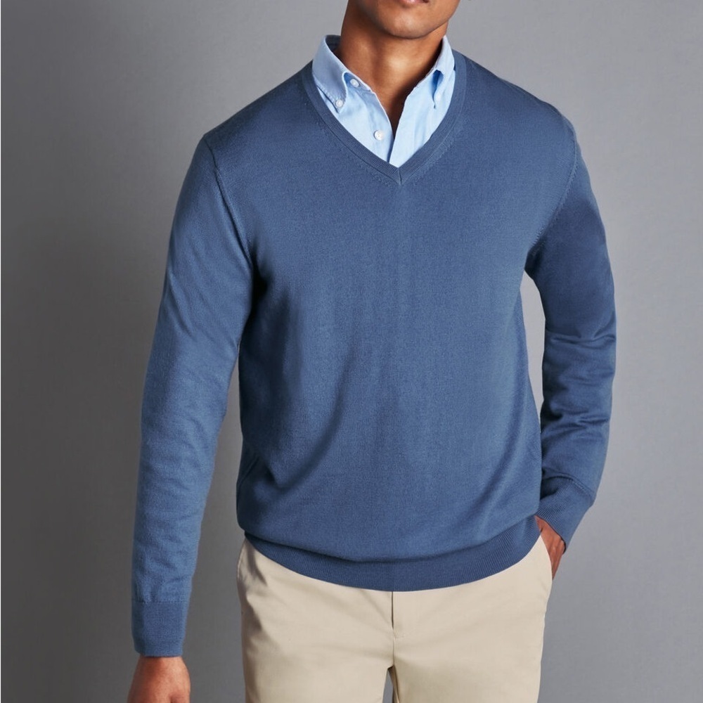 Grafton, size M, Cotton and Cashmere blue long sleeve pullover, V Neck